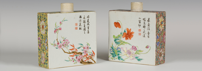 A pair of Chinese famille rose enamelled porcelain rectangular tea caddies, Qing dynasty