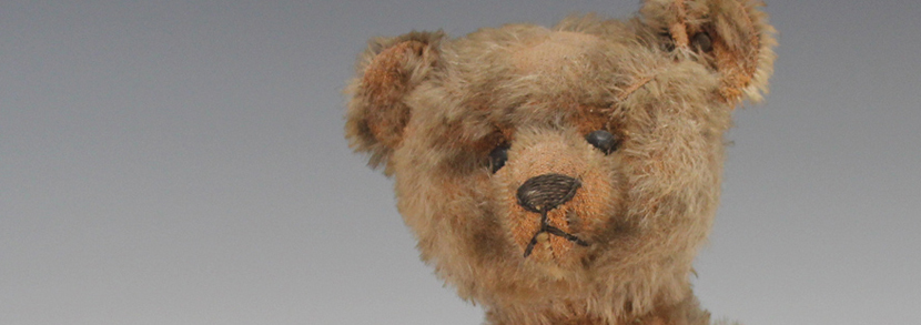 Steiff mohair humpback teddy bear, with button and tab in left ear