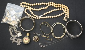 LOT 582