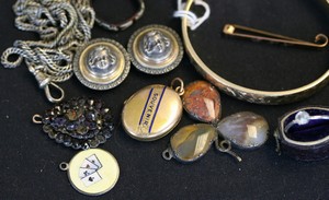 LOT 634