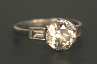 LOT 560