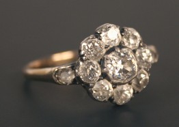 LOT 585