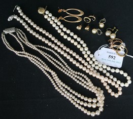 LOT 592