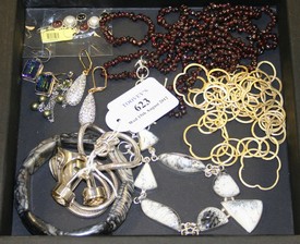 LOT 623