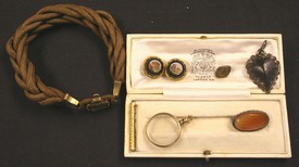 LOT 689