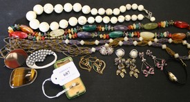 LOT 687
