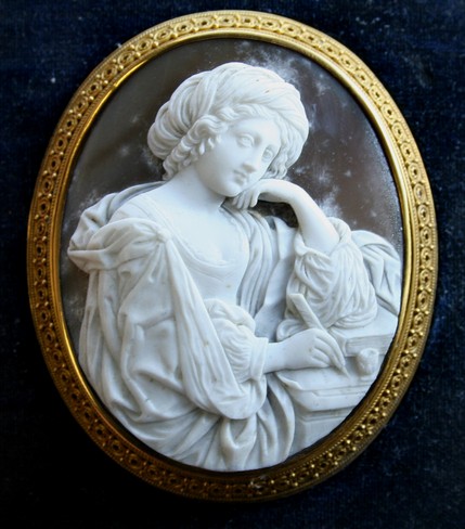 LOT 889