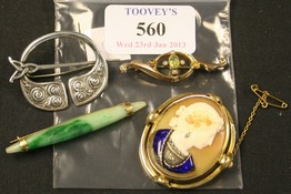 LOT 560