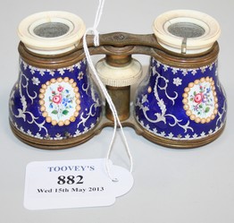 LOT 882