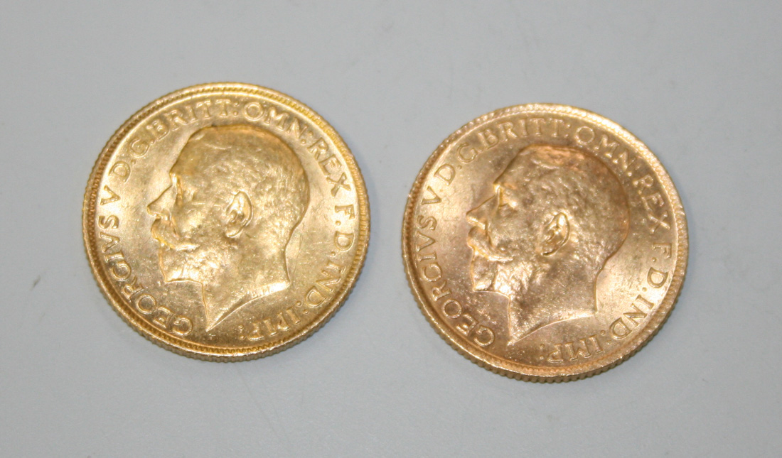 Two George V sovereigns, comprising 1911 and 1915.
