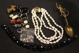 LOT 586