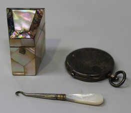 LOT 825