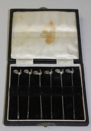LOT 351