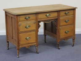 LOT 2208