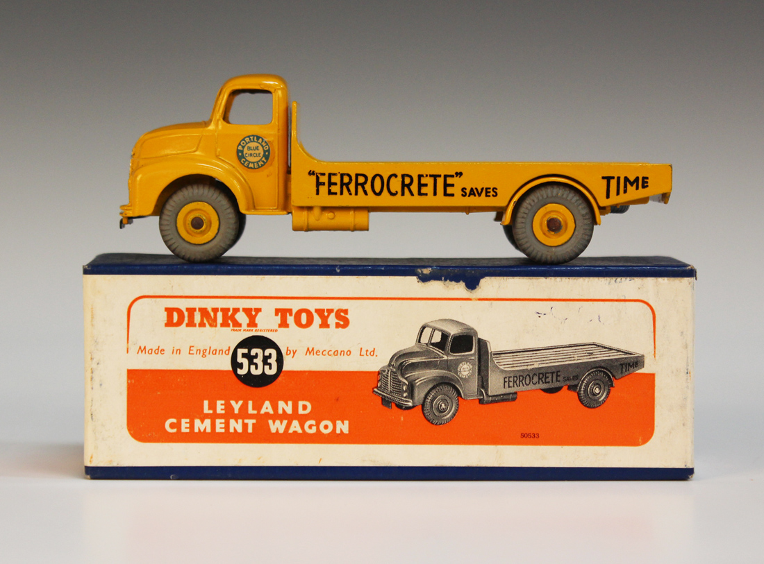 A Dinky Toys No. 533 Leyland cement wagon 'Ferrocrete', boxed (some ...