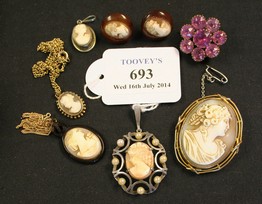LOT 693