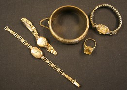 LOT 689
