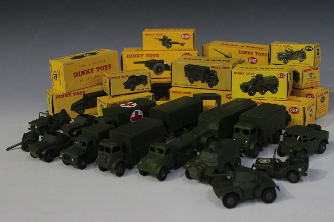 A lot of military vehicles DINKY TOYS without box in the…