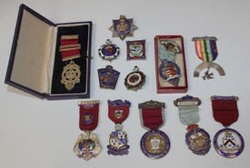 LOT 825