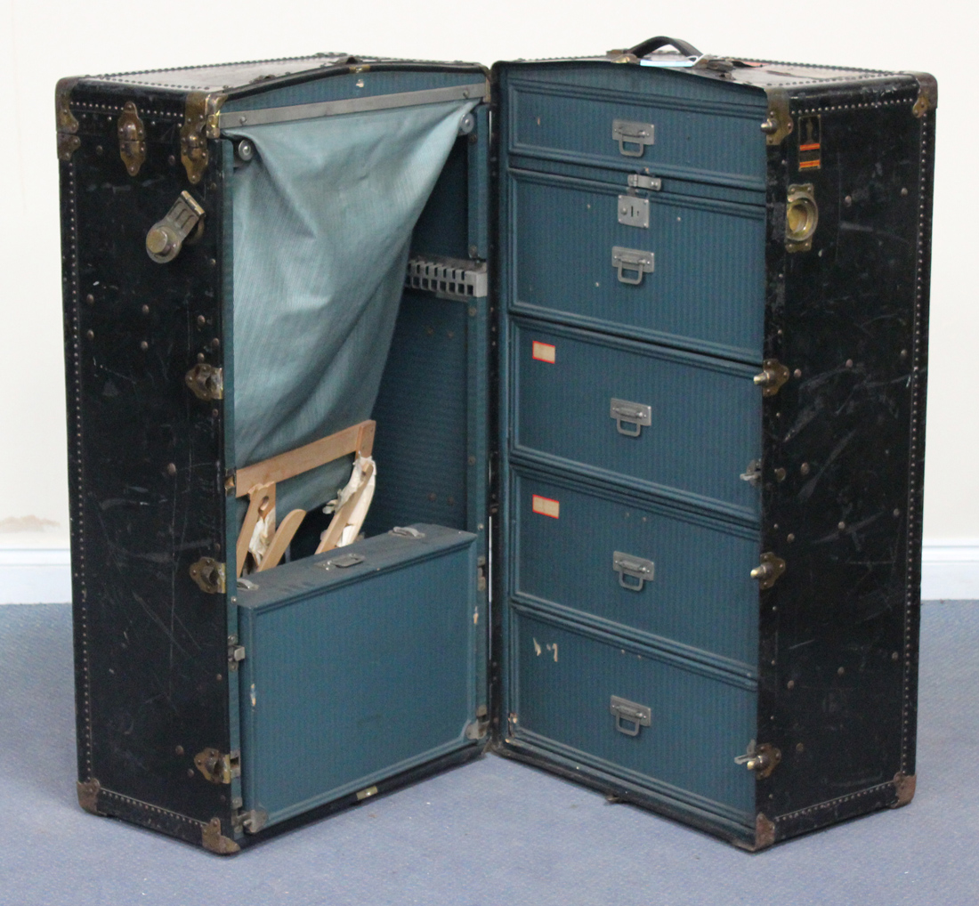 WARDROBE TRUNK - X176 – Mountpleasantfurniture