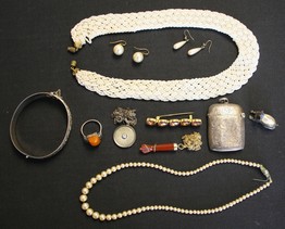 LOT 692