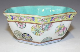 LOT 1049