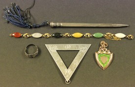 LOT 725
