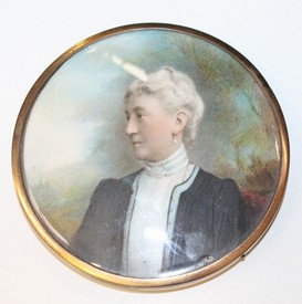 LOT 823