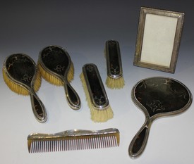 LOT 328