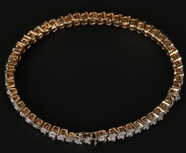 LOT 682