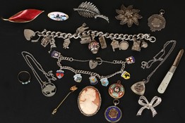 LOT 683