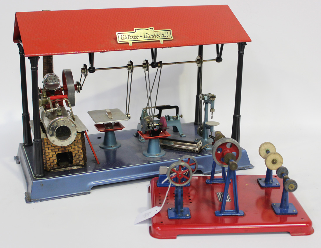 A Wilesco D141 steam engine workshop, width approx 43cm, boxed (some  playwear, box creased, torn and