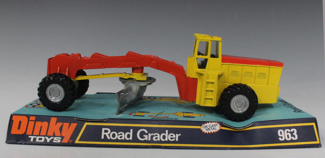 A Dinky Toys No. 430 Johnson 2-ton dumper, within a window box, a