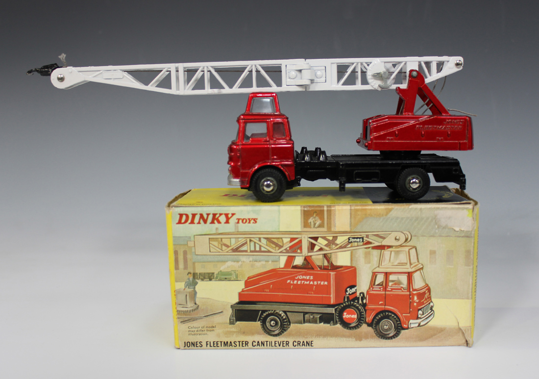 A Dinky Toys No. 970 Jones Fleetmaster cantilever crane, boxed