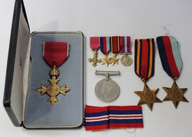 LOT 907