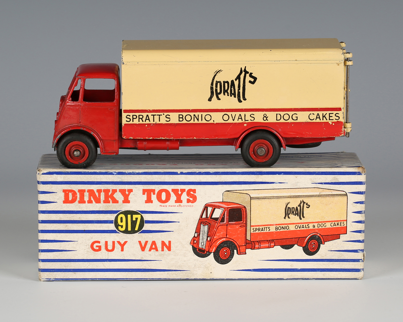 Atlas Dinky Toys Guy Van Spratts 917 