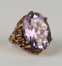 LOT 559
