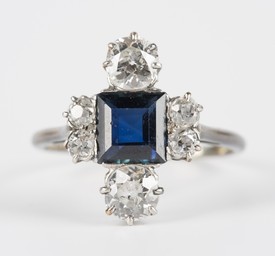 LOT 572