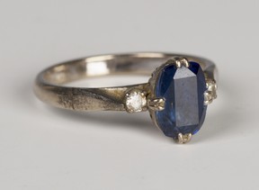 LOT 559
