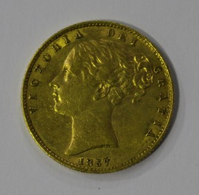 LOT 719