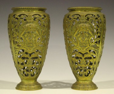 LOT 2577