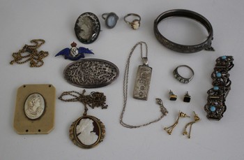 LOT 696