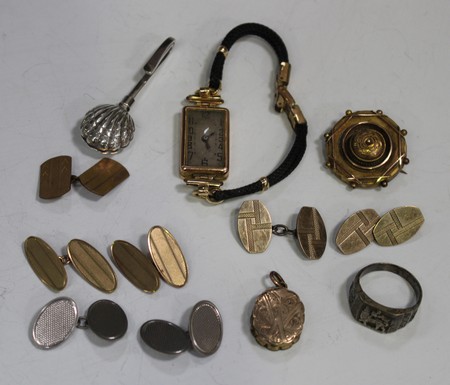 LOT 687