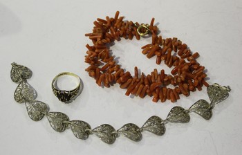 LOT 559