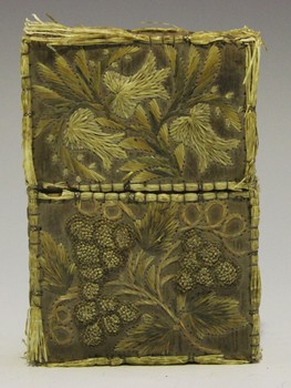 LOT 743