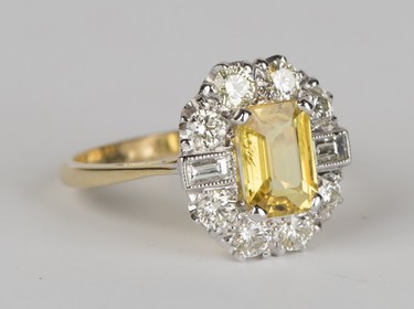 LOT 552