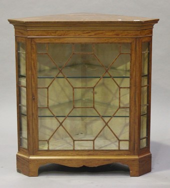 LOT 2216