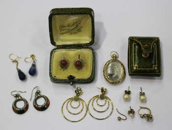 LOT 596
