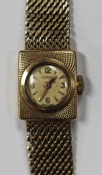 LOT 1048