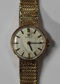 LOT 1054